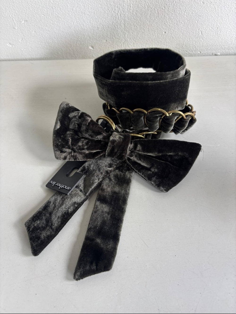 Velvet Bow Belt with Chain Accent - Black
